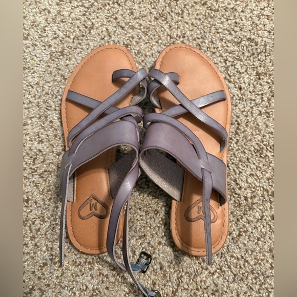 GRAY SANDALS - Picture 3 of 4